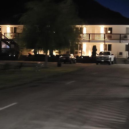 Elks Motel Keremeos Exterior photo