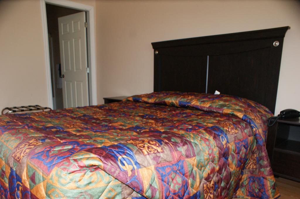 Elks Motel Keremeos Room photo